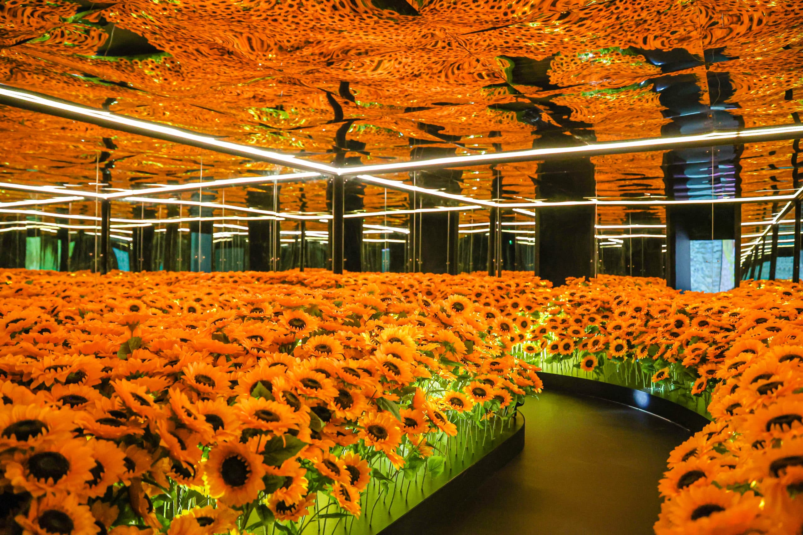 VAN GOGH ALIVE – Projections of Timeless Work Light up Edinburgh