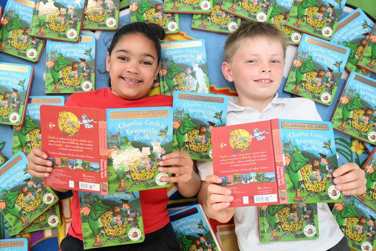 Ratho Pupils Celebrate New Library with Julia Donaldson Story Gift