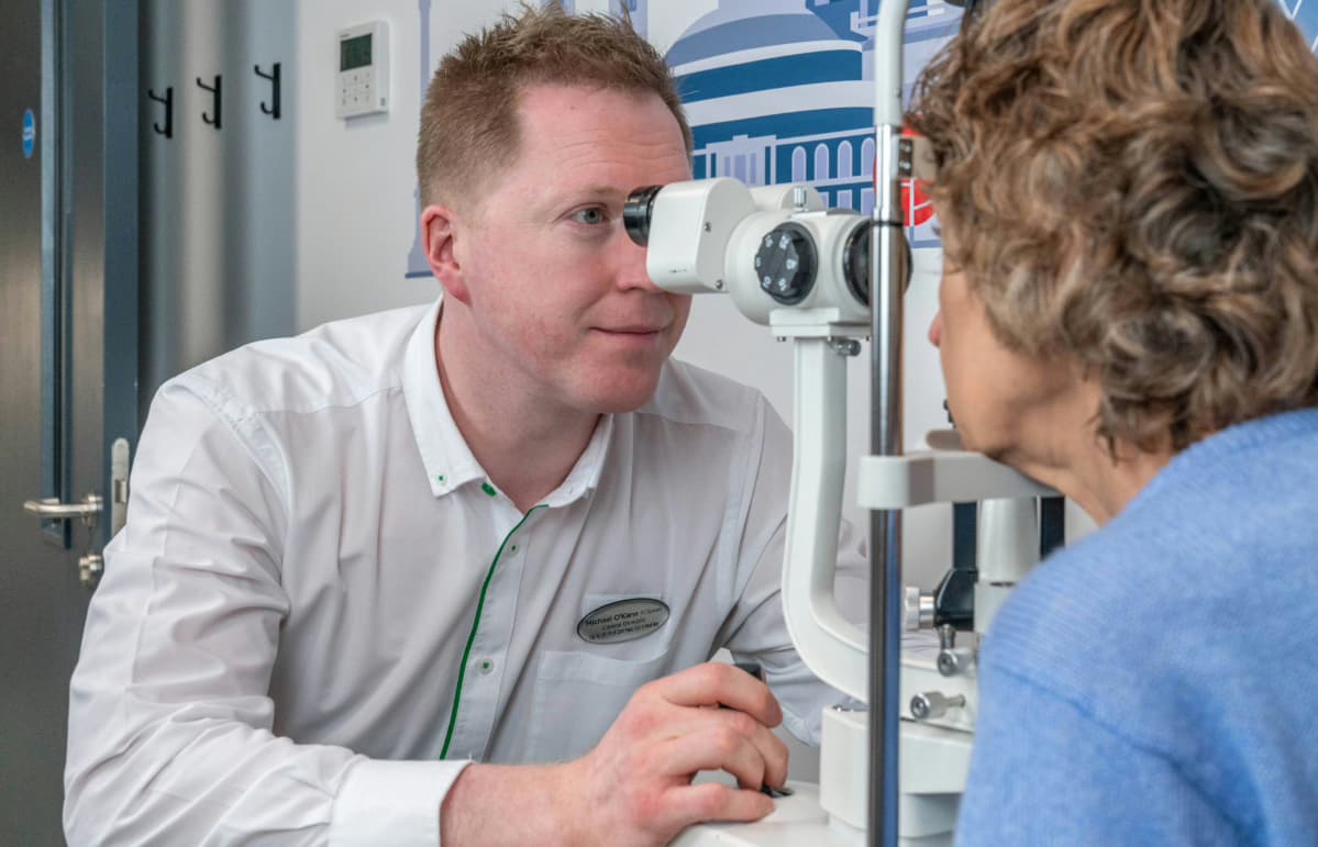 Edinburgh Businesses Unite as Specsavers Runs Evening Clinic for People Facing Homelessness
