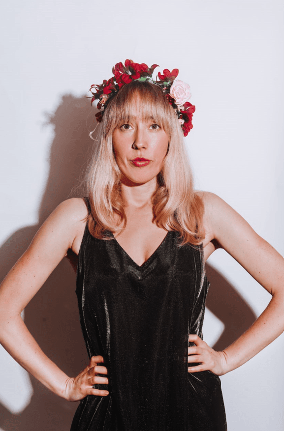 Kate-Lois Elliott’s Ed Fringe Debut: How to Belong Without Joining a Cult