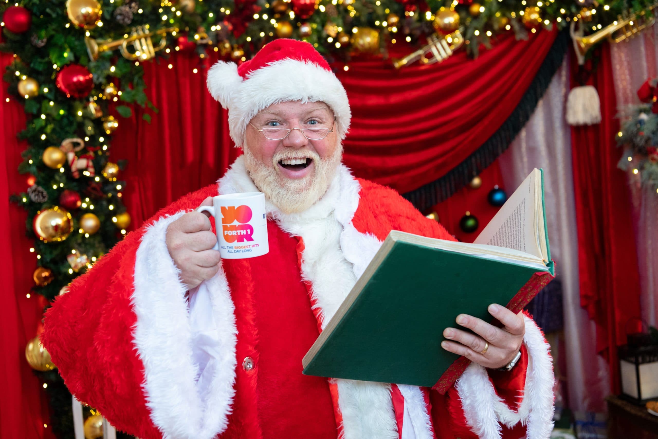 Edinburgh Safely and Cheerfully Celebrates Christmas In 2020