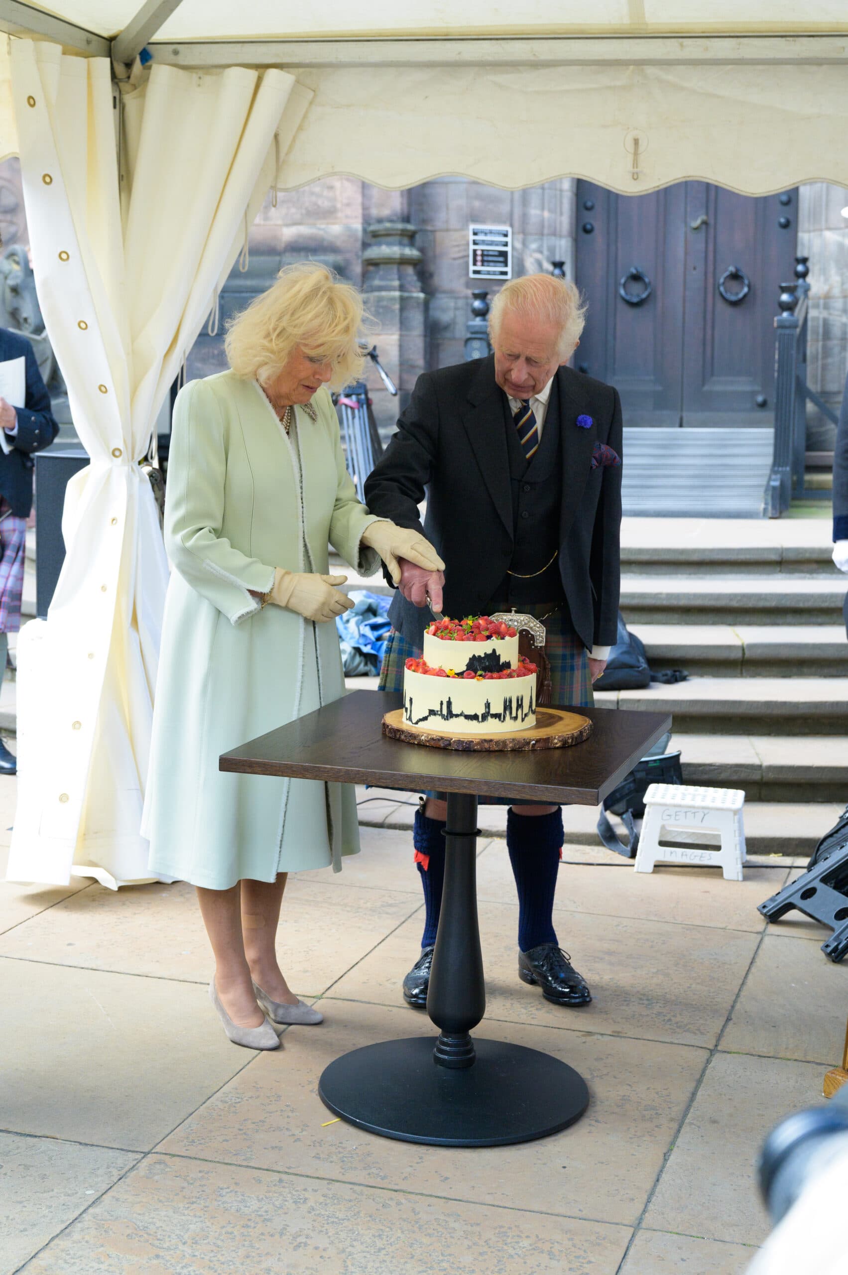 Royal Celebration: King and Queen Mark Edinburgh 900 at Historic Castle